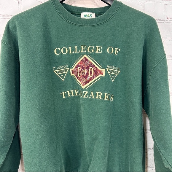 Vintage unisex tourist destination sweatshirt size XL green army embroidered - Picture 3 of 10